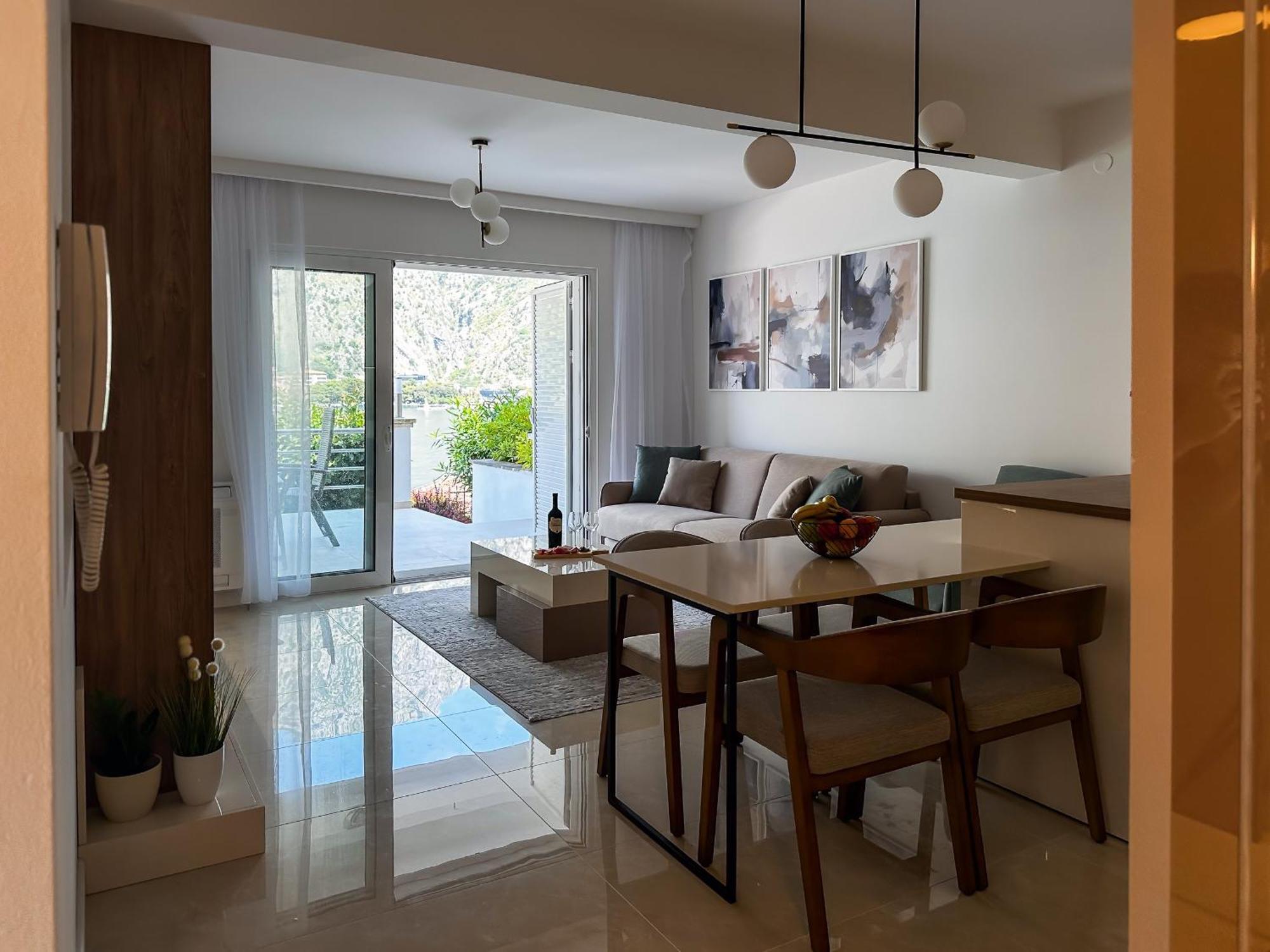 Chillout Apartment In Kotor Bay ภายนอก รูปภาพ