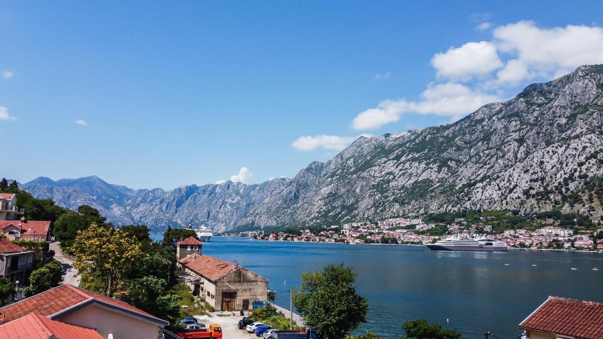 Chillout Apartment In Kotor Bay ภายนอก รูปภาพ
