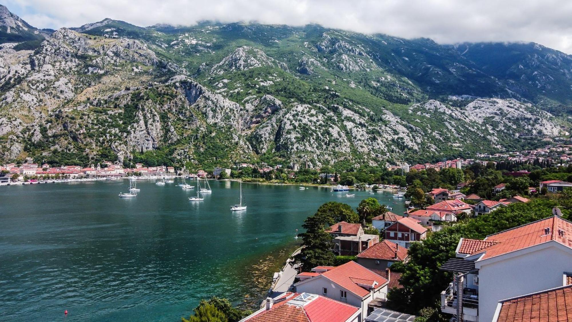 Chillout Apartment In Kotor Bay ภายนอก รูปภาพ