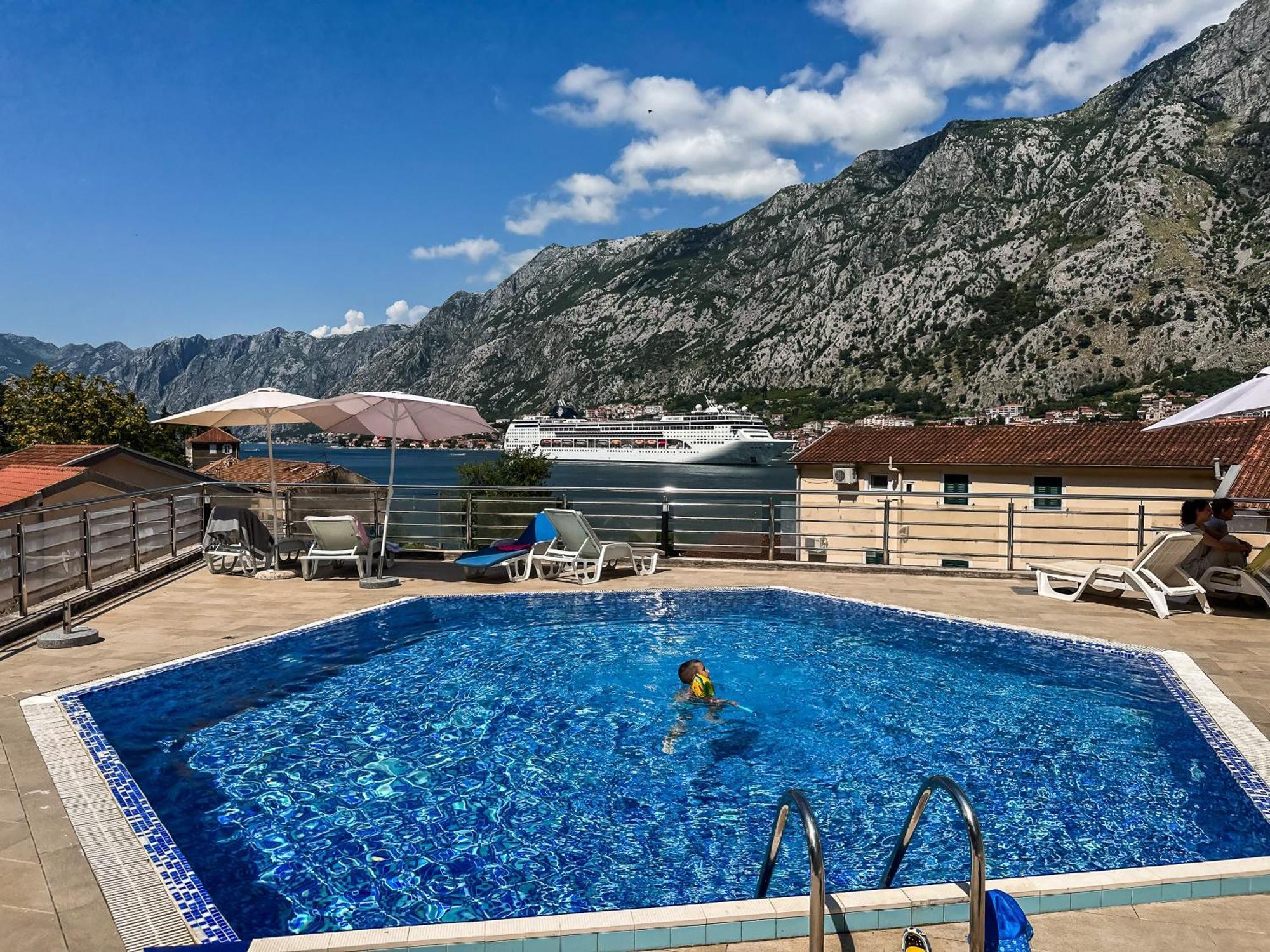 Chillout Apartment In Kotor Bay ภายนอก รูปภาพ
